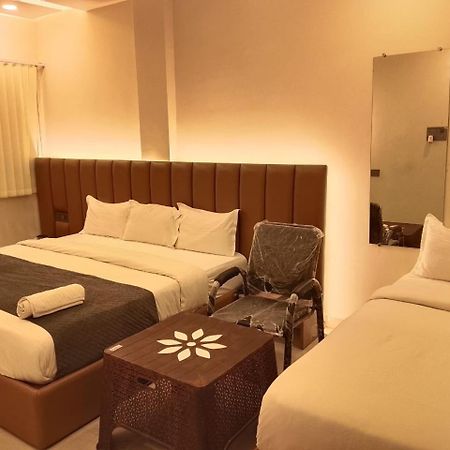Hotel Vilaasitaa Vijay Nagar อินดอร์ ภายนอก รูปภาพ
