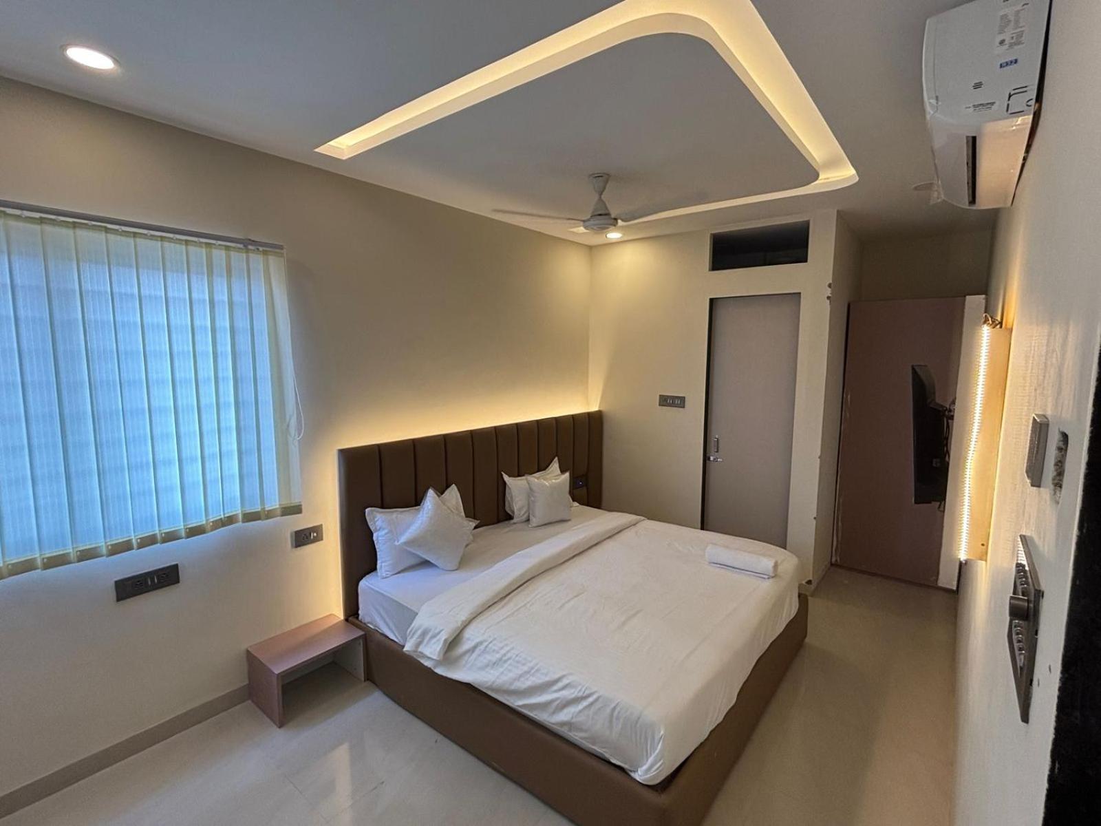 Hotel Vilaasitaa Vijay Nagar อินดอร์ ภายนอก รูปภาพ